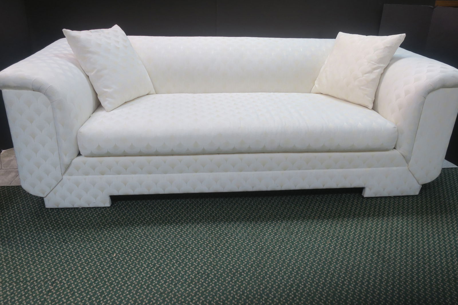 WHITE REVERSE FAN UPHOLSTERED COUCH