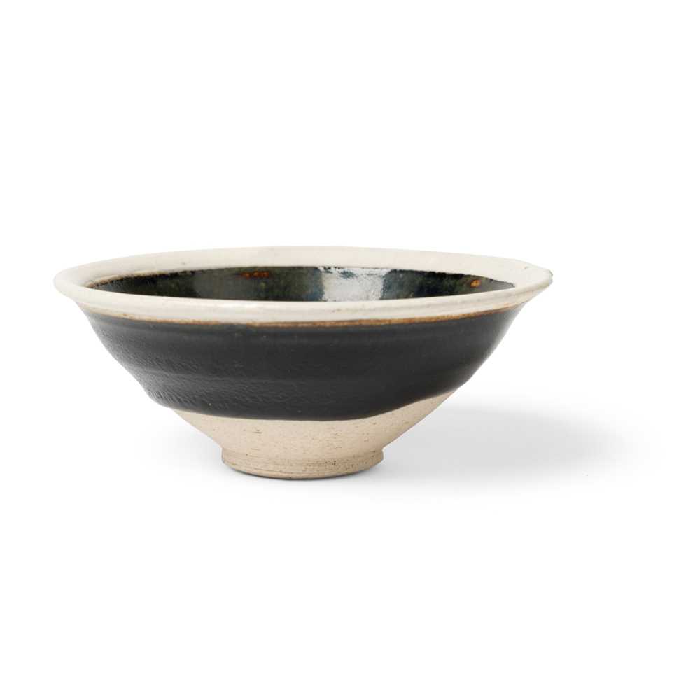 WHITE-RIMMED BLACK-GLAZED TEA