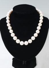 WHITE SOUTH SEA PEARL NECKLACE