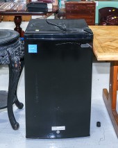 WHYNTER MINI FRIDGE 33 in. H.,