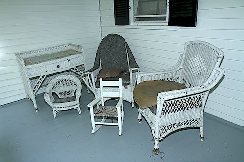WICKER LOTA group of wicker on side