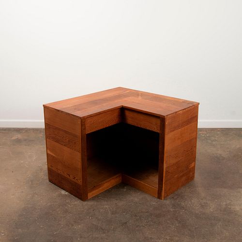 WILFRED ARNOLD / CORNER TABLE