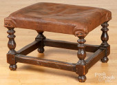 WILLIAM AND MARY OAK STOOL<br>