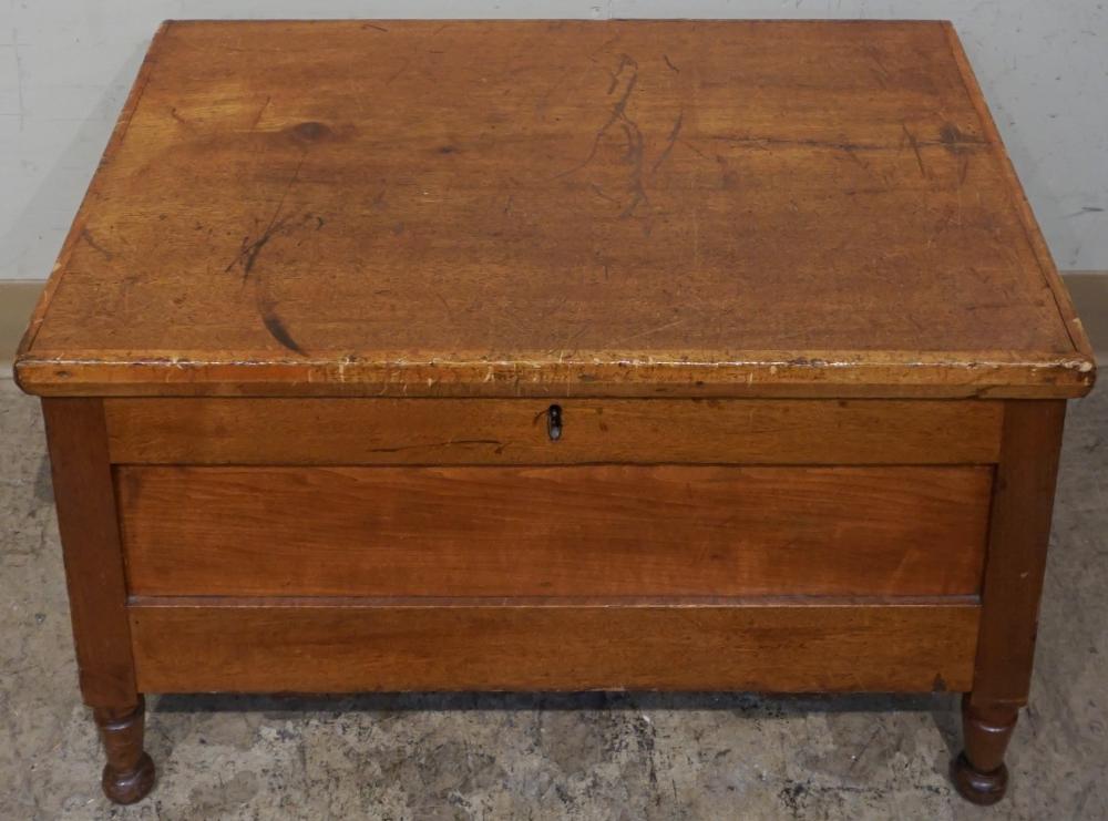 WILLIAM & MARY STYLE DIMINUTIVE