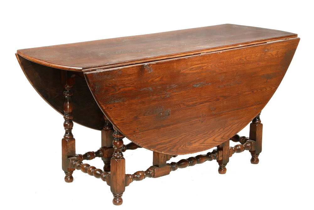 WILLIAM & MARY STYLE GATE LEG TABLE