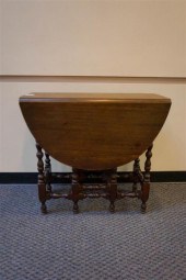 WILLIAM & MARY STYLE MAHOGANY