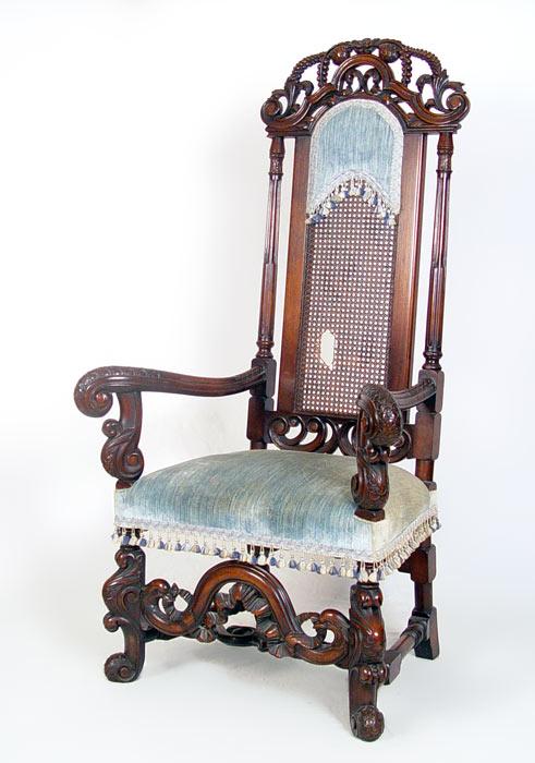 WILLIAM & MARY STYLE VICTORIAN