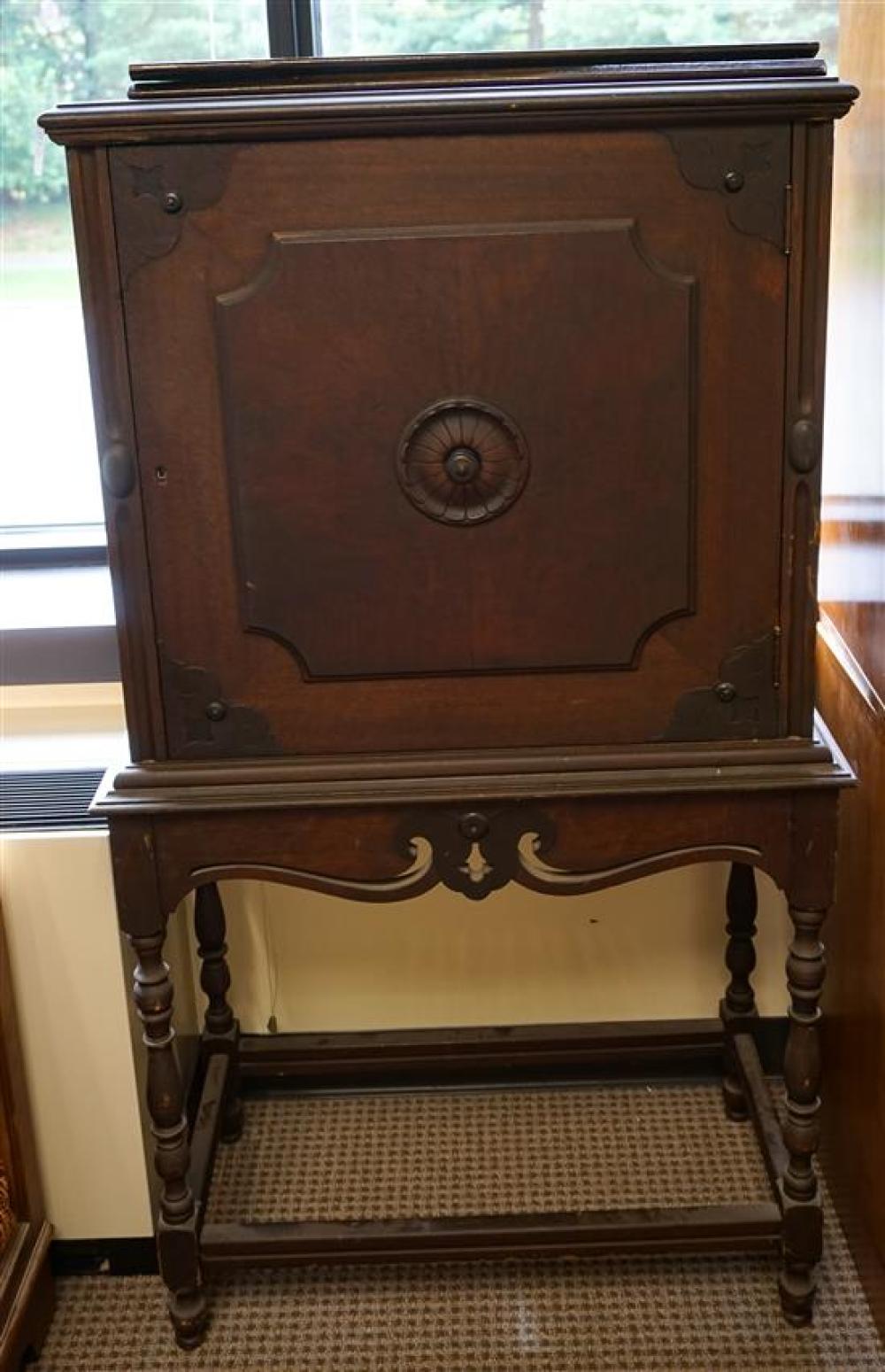 WILLIAM & MARY STYLE WALNUT