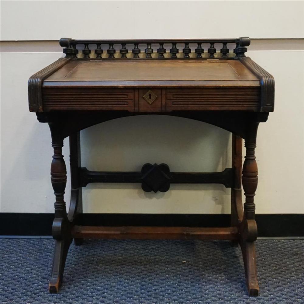 WILLIAM & MARY STYLE WALNUT LADIES'