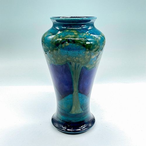WILLIAM MOORCROFT VASE, MOONLIT