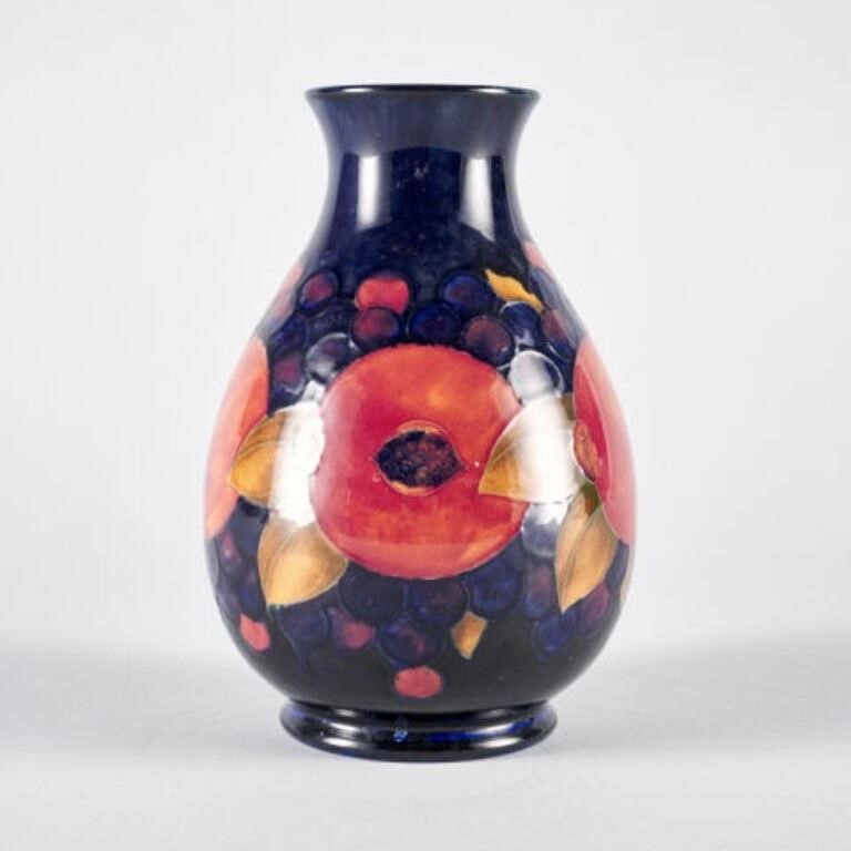 WILLIAM MOORCROFT VASEA William