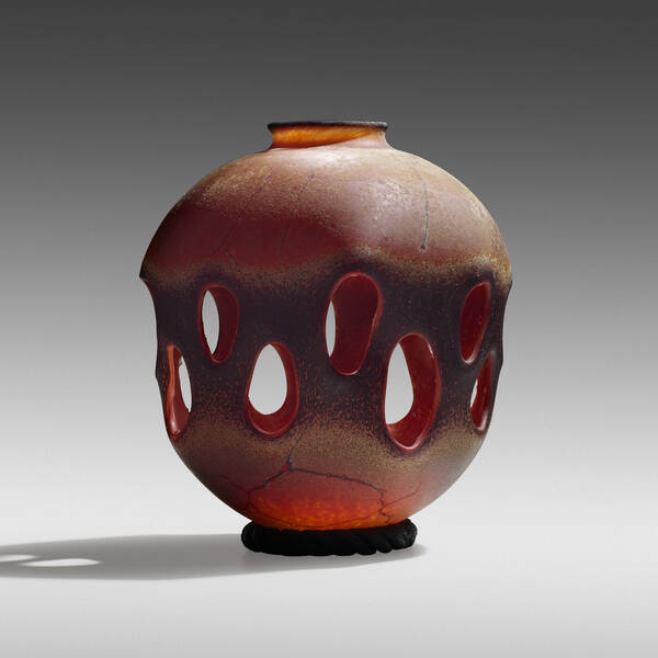 William Morris. Urn. 1999,