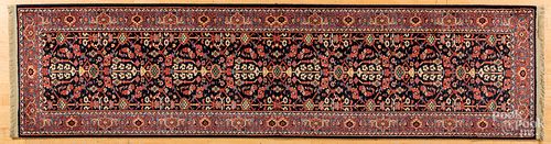 WILLIAMSBURG KARASTAN RUNNER, 10' X
