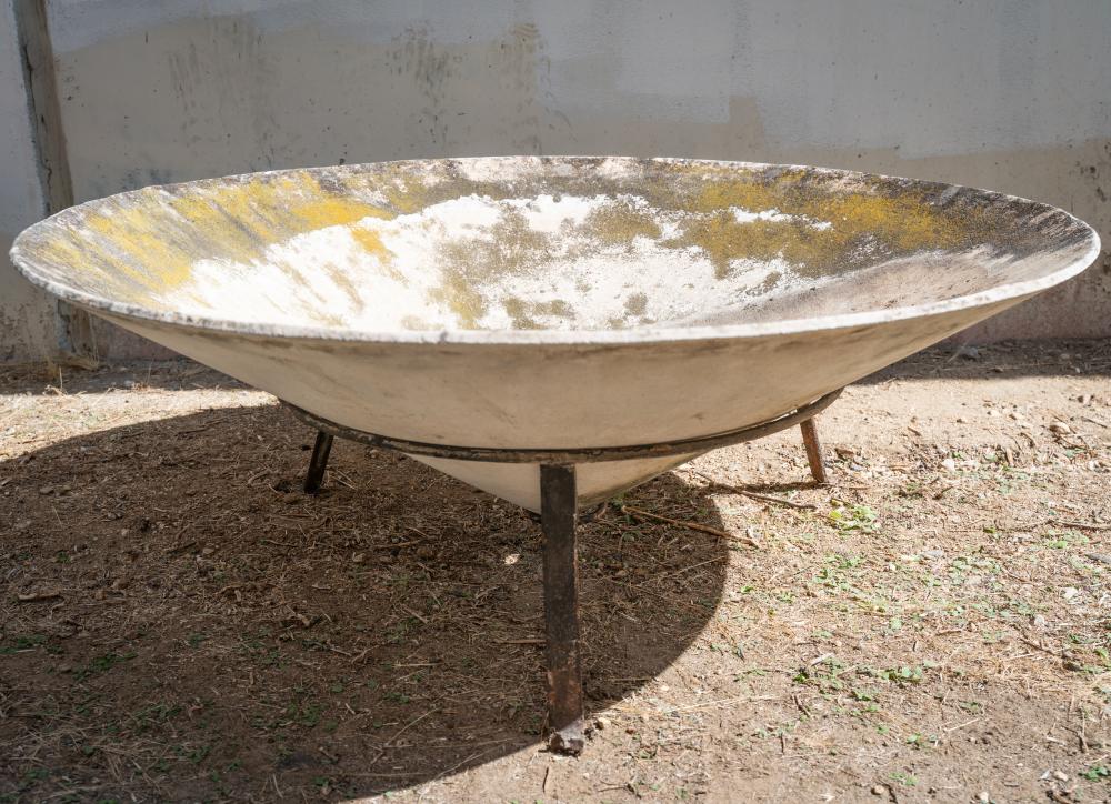 WILLY GUHL (1915-2004): SAUCER
