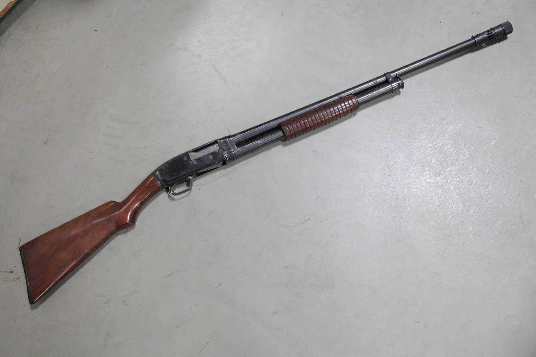 ***WINCHESTER SHOTGUN  American 