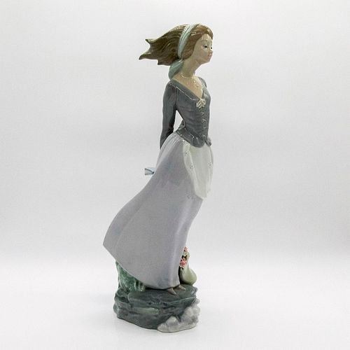 WIND BLOWN GIRL 1004922 - LLADRO
