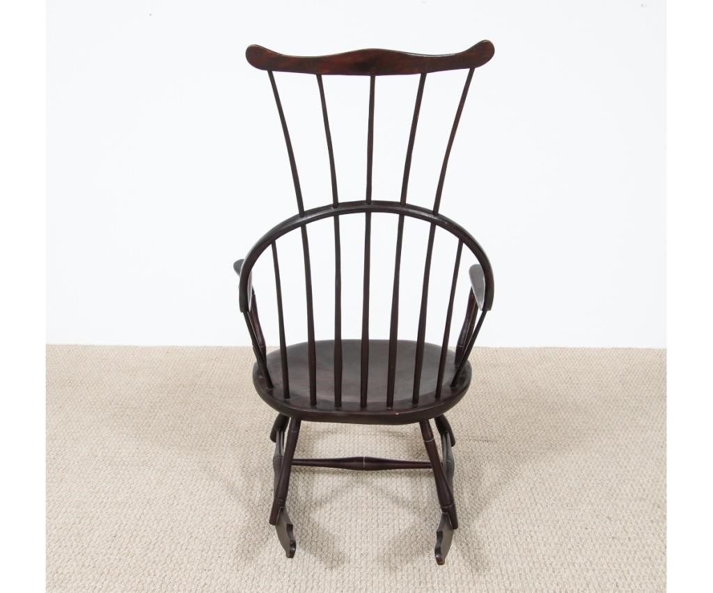 Windsor comb back continuous arm