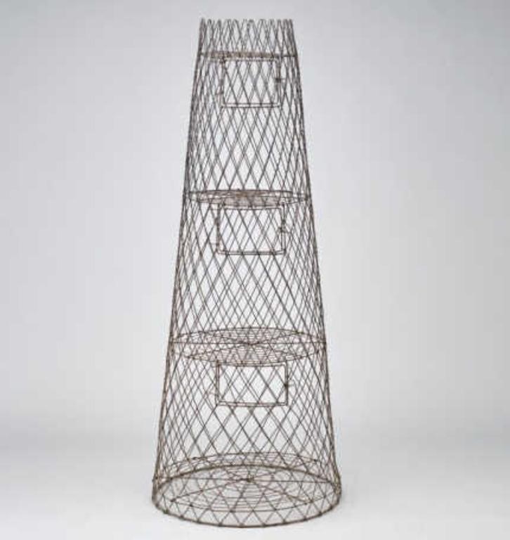 WIRE GENERAL STORE STANDA tall