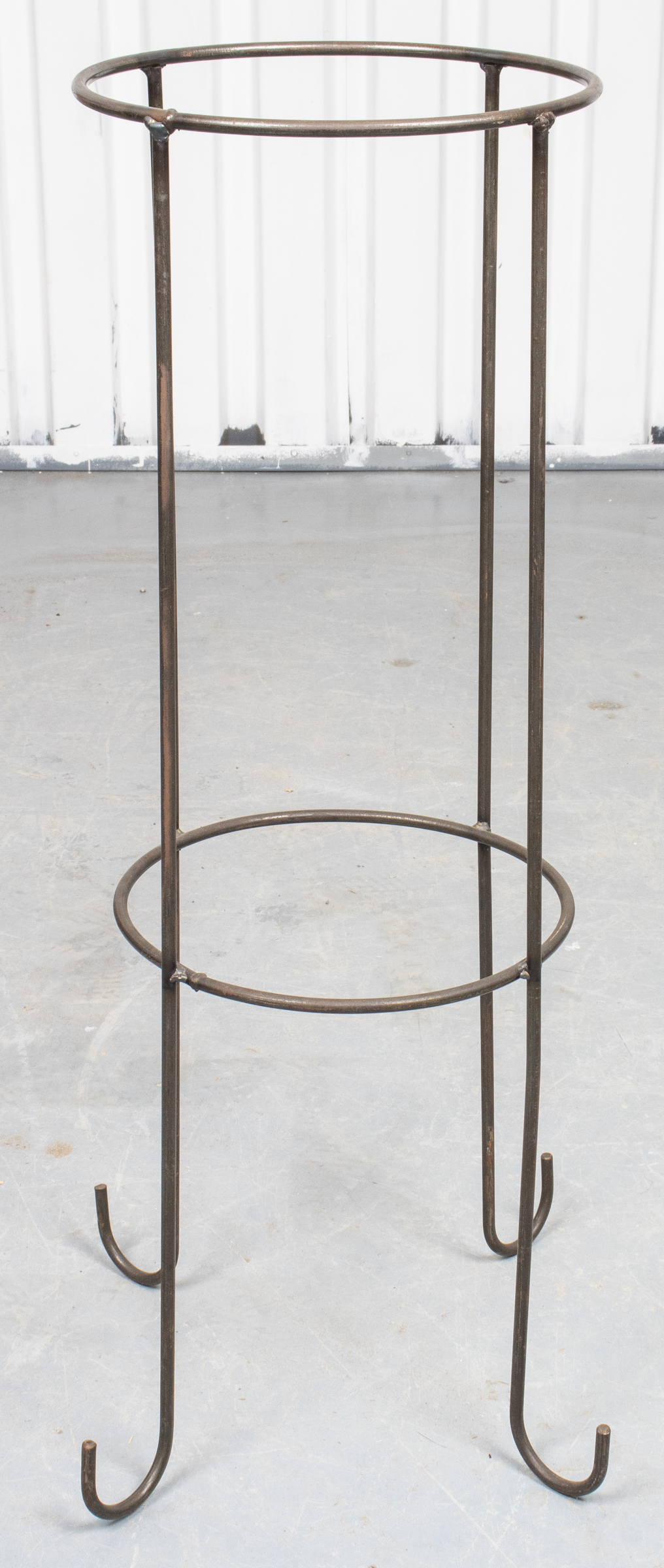 WIRE PLANT STAND Wire plant