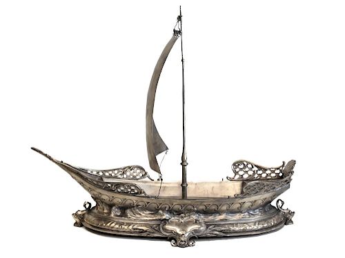 WMF SHIP FORM CENTERPIECE BOWLA