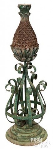 WOOD AND IRON PINEAPPLE ARCHIT
