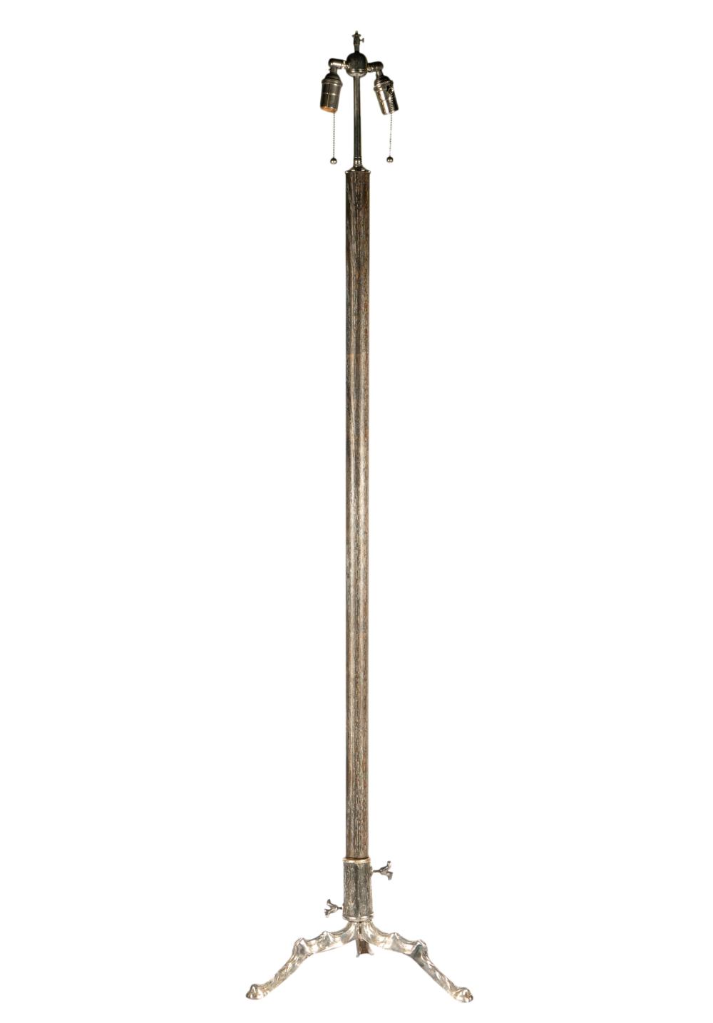 WOOD AND SILVERED METAL FLOOR