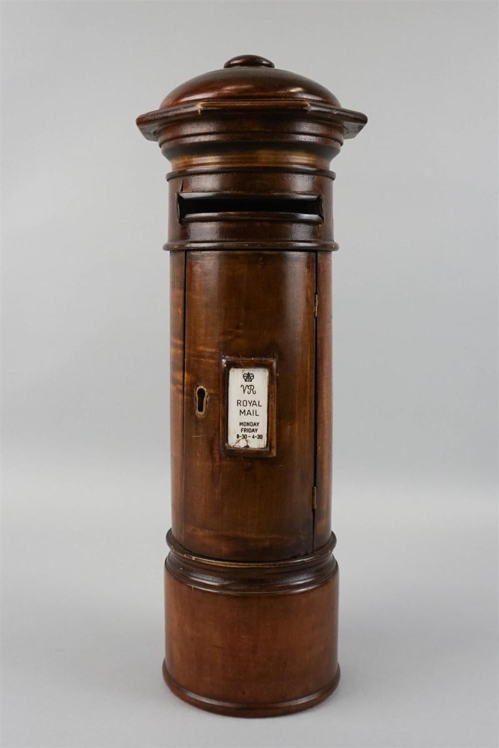 WOOD BOX IN THE FORM OF A VICTORIAN