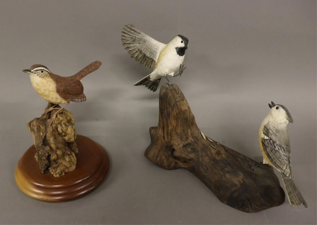 Wood carved tufted titmouse and