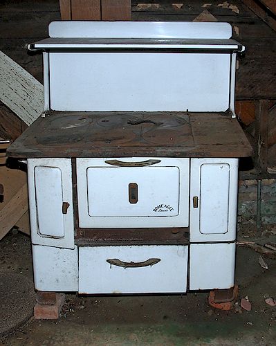 WOOD COOK STOVEA rare, Rome Eagle