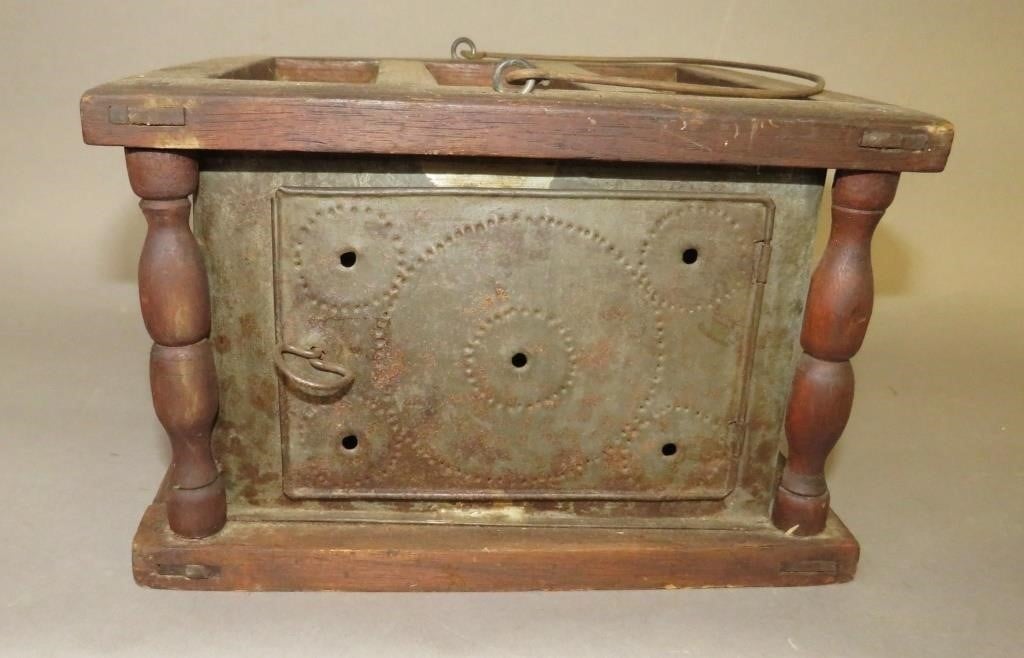 WOOD FRAME & TIN FOOT WARMERca.
