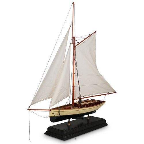 WOOD SAILING SHIP MODELDESCRIPTION: