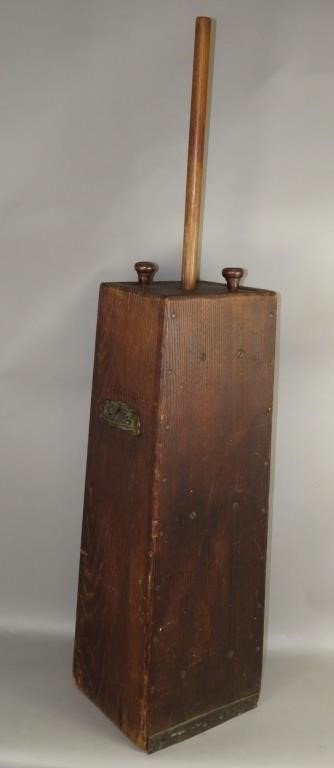 WOODEN BOX SHAPED DASHER BUTTER