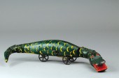 WOODEN CLOCKWORK ALLIGATOR TOY
