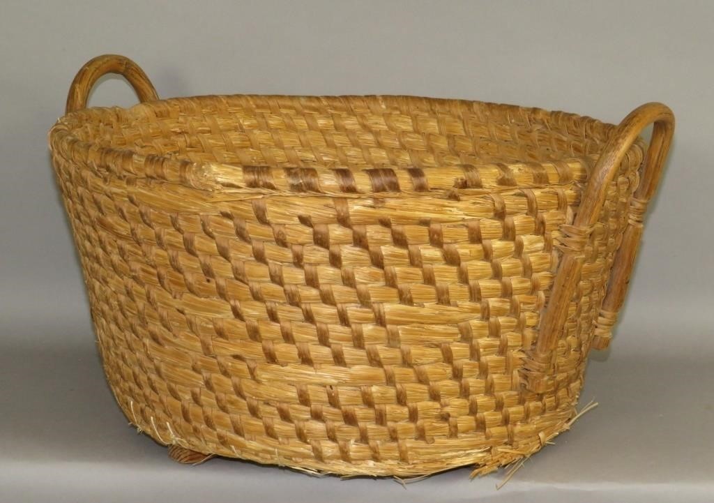WOODEN HANDLED COILED RYE STRAW