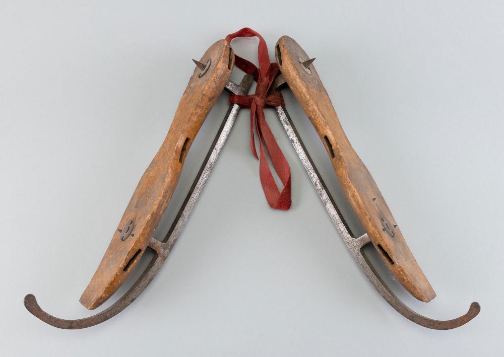 WOODEN ICE SKATES 19TH CENTURY