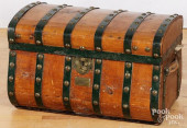 WOODEN JENNY LIND TRUNK<br>Woo