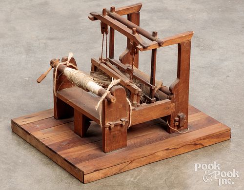WOODEN MODEL LOOM, LATE 19TH C., 7"