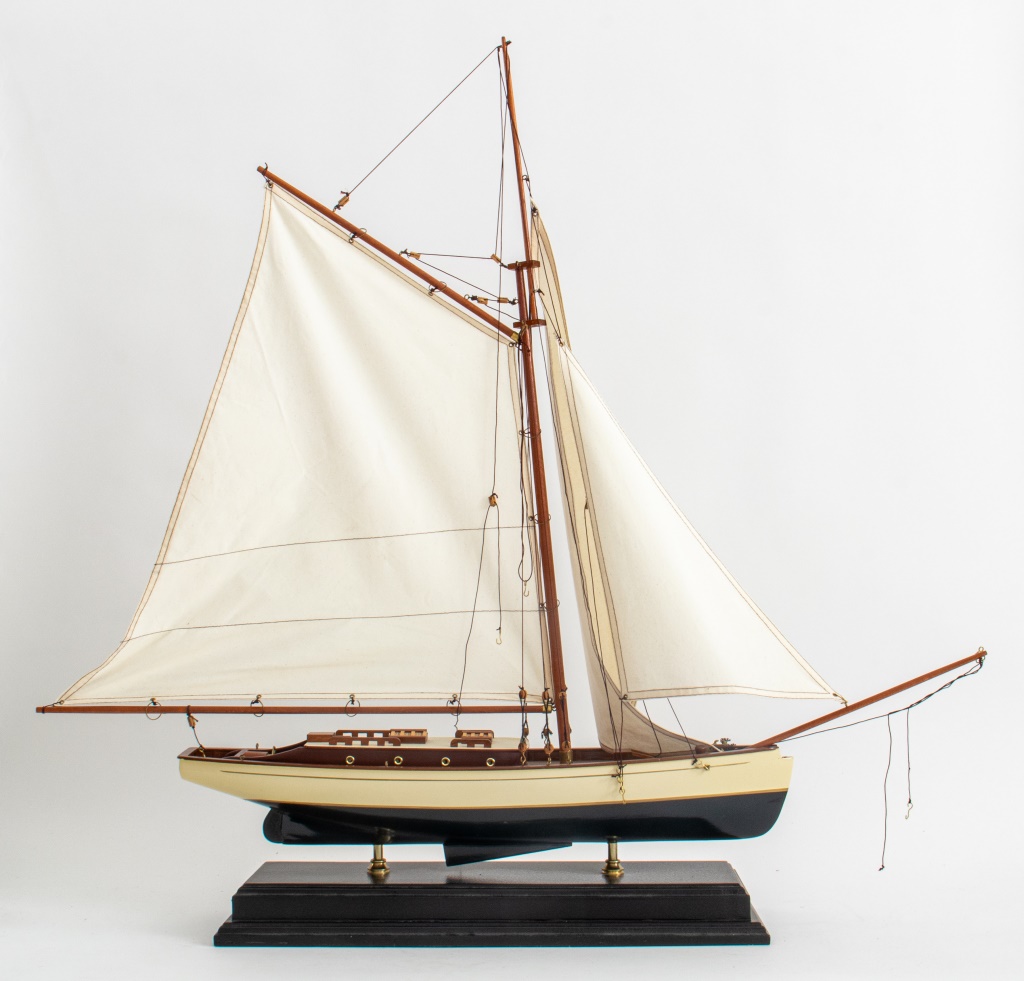 WOODEN MODEL OF A SCHOONER Wooden