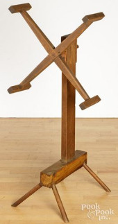 WOOL WINDER, 19TH C.<br>Wool w