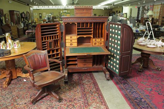 WOOTON DESK. Standard grade desk