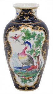 WORCESTER EXOTIC BIRD VASEWorc
