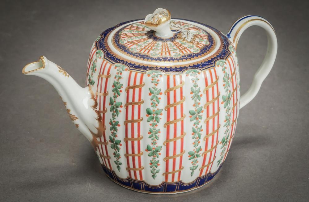 WORCESTER PORCELAIN TEAPOT, HOP