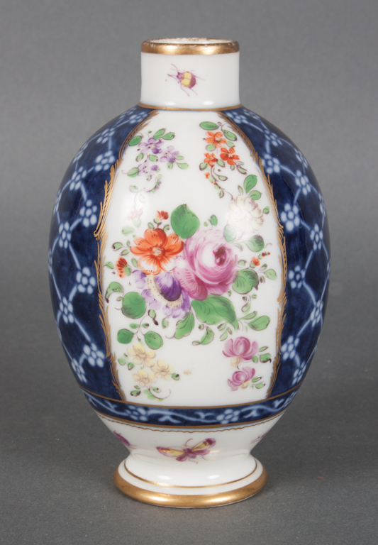 Worcester porcelain teapoy mid-18th