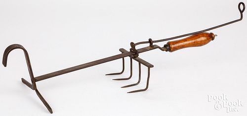 WROUGHT IRON ADJUSTABLE BIRD
