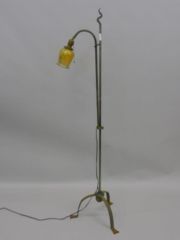 WROUGHT IRON ADJUSTABLE FLOOR LAMP.