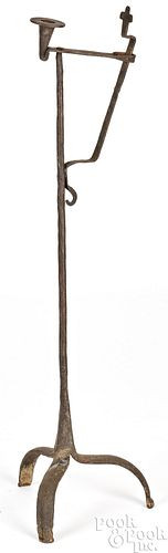 WROUGHT IRON CANDLESTAND<br>Wr