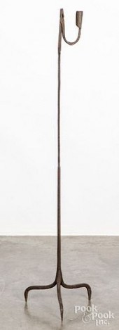 WROUGHT IRON FLOOR RUSH LIGHT