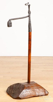WROUGHT IRON FLOOR STANDING RU