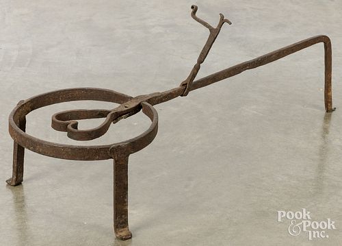 WROUGHT IRON HEART TRIVETWrought