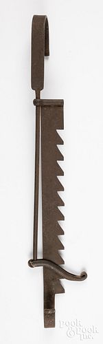 WROUGHT IRON SAWTOOTH